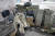 마이우폴 일리치 제철소의 우크라이나군 초소. 우크라이나 군복이 버려져 있다. TASS=연합뉴스