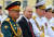 2021년 7월 25일 러시아 해군 기념일에 블라디미르 푸틴 대통령(왼쪽에서 둘째)이 세르게이 쇼이구 국방부 장관, 니콜라이 예브메노프 해군 총사령관과 함께 열병식을 지켜보고 있다. 스프트닉=연합