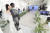 지난 2020년 4월 4일 온라인으로 하객을 초대한 신랑과 신부가 서울 강남구 소재 예식장에서 ‘유튜브 라이브 결혼식'을 진행하고 있다. 뉴시스