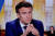 20일 개최된 프랑스 대선 TV 토론에서 마크롱 대통령이 르펜 후보의 발언을 듣고 있다.[AFP=연합뉴스]