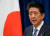 아베 신조 전 일본 총리가 21일 야스쿠니 신사에 참배했다. AFP=연합뉴스