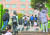 교육부가 20일 ‘오미크론 이후 학교 일상회복 방안’을 발표했다. 서울의 한 초등학교에서 학생들이 등교하고 있다. [연합뉴스]