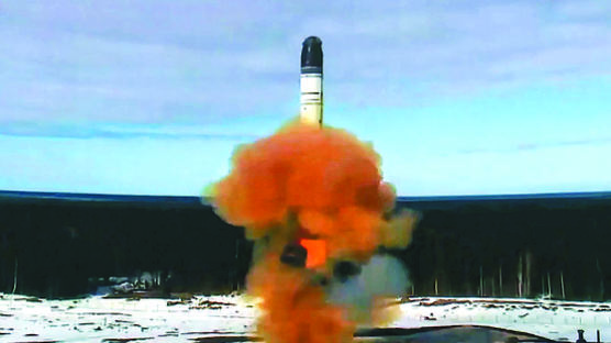 [사진] 푸틴의 핵시위, 1발로 프랑스 초토화 가능한 ICBM 시험