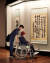 25일 서울 리움미술관 장애인 초청 관람행사에서 참석자들이 상설전시를  관람하고 있다 .[사진 리움미술관]
