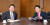 권영진 대구시장(오른쪽)이 지난 3월 21일 윤석열 대통령 당선인과 환담을 나누고 있다. (대구시 제공) 뉴스1