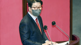 "기만적 정치" 필리버스터 첫 주자 권성동, '쿠이보노' 외쳤다 