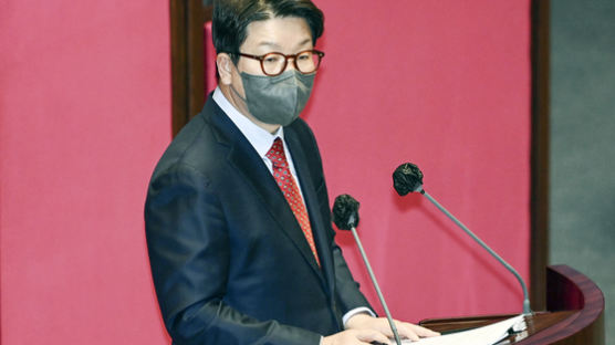 "기만적 정치" 필리버스터 첫 주자 권성동, '쿠이보노' 외쳤다 