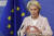 우르줄라 폰데어라이엔 유럽연합 집행위원회 위원장이 27일(현지시간) 브뤼셀에 있는 EU 본부에서 러시아의 가스 공급 중단 사태에 관한 성명을 발표하고 있다. [AP=연합뉴스]