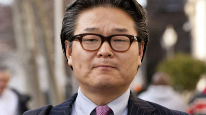 월가 12조 날린 역대급 사건…한국계 '천재 투자가' 체포됐다
