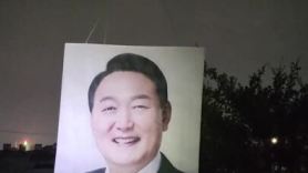 탈북민단체, 尹당선인 사진 담긴 대북전단 100만장 살포