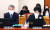 (민형배, 민주당 위장 탈당...법사위 안건조정위 무력화) 민형배·양향자 무소속 의원(왼쪽부터)이 지난 26일 국회 법사위 회의에 참석해 있다. 김상선 기자