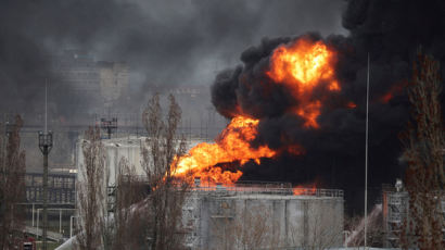 러군, 오데사 공항 폭격…정유시설 폭격에 우크라군 연료부족
