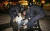 지난 2월 28일(현지시간) 러시아 상트페테르부르크에서 반전시위 참가자를 붙잡는 경찰의 모습. [AP=연합뉴스]