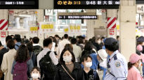 일본, 3년 만에 방역 풀린 ‘골든위크’…해외여행 3.7배 급증