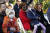 지난 11월 백악관 행사장에서 부부 자격으로 참석한 장-피에르(가운데 빨간 옷) 당시 부대변인과 그의 파트너 수잔 말보 CNN 기자(그 바로 옆 검은색 옷). 안고 있는 아이는 입양한 딸입니다. AP=연합뉴스