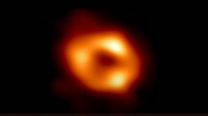 [속보] 우리은하 중심 블랙홀 이미지도 포착…"과학사에 남을 성과" 