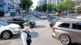 "길에 수십만명 묶어두나" 불만 터졌다…'소통대통령' 尹의 그늘