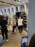 김건희 여사가 14일 윤석열 대통령과 함께 서울 신세계 강남점에서 '신발 쇼핑'을 하는 모습. 조선일보 제공
