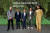 데이비드 로스차일드 홍보대사(맨 오른쪽)가 2021년 12월 독일 뮌헨에서 열린 'IAA 2021 현대차 보도발표회'에서 마이클 콜 유럽권역본부장(맨 왼쪽), 호세 무뇨스 북미권역본부장, 장재훈 현대차 사장(가운데), 토마스 쉬미에라 부사장과 기념사진을 찍고 있다. [현대차]           
