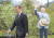 2017년 5월 고(故) 노무현 전 대통령 8주기 추도식을 찾은 당시 문재인 대통령이 인사말을 한 후 연단에서 내려오고 있다. 청와대사진기자단