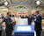지난해 6월 파리의 사마리텐 백화점 재개장식에 참석한 에마뉘엘 마크롱 프랑스 대통령. 오른쪽은 베르나르 아르노 LVMH 그룹 회장. [AFP=연합뉴스]