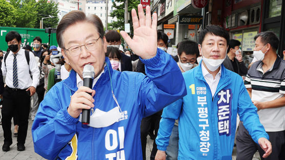 "개딸 좌절 바꾸겠다" 유세차 내려온 이재명, 신무기 꺼냈다 [밀착마크]