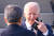 조 바이든 미국 대통령이 20일 경기도 오산 미 공군기지에 전용기인 에어포스원을 타고 도착해 박진 외교부 장관(왼쪽)의 영접을 받고 있다. 바이든 대통령은 20~22일 한국, 22~24일 일본을 순차적으로 방문한다. [사진공동취재단]