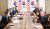 윤석열 대통령과 조 바이든 미국 대통령이 21일 오후 용산 대통령실 청사에서 확대 정상회담을 하고 있다. 연합뉴스