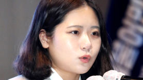 옛 '文자리'서 의사봉 치는 박지현…“중진 앞서도 할 말 다해”