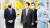 윤석열 대통령과 조 바이든 미국 대통령이 20일 삼성전자 평택캠퍼스에서 이재용 삼성전자 부회장의 안내를 받으며 생산시설을 둘러보고 있다. [대통령실사진기자단] 