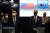 윤석열 대통령과 조 바이든 미국 대통령이 22일 경기 오산 공군기지에 위치한 항공우주작전본부(KAOC) 작전조정를 찾아 작전현황을 보고받고 있다. 대통령실 사진기자단