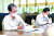 한덕수 국무총리(왼쪽)가 22일 세종시 정부세종청사에서 경제전략회의를 주재하고 있다. 연합뉴스