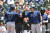 23일 볼티모어전에서 이삭 파레디스(왼쪽)의 홈런으로 득점한 뒤 하이파이브를 하는 최지만. [AP=연합뉴스]