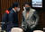 1월 27일 서울 여의도 국회에서 열린 임시국회 본회의에서 국민의힘 권성동 의원(현 원내대표)과 장제원 의원이 대화하고 있다. 김상선 기자