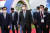 윤석열 대통령이 24일 대구 엑스코(EXCO)에서 열린 2022 세계가스총회 개회식에 참석해 전시장을 둘러보고 있다. 대통령실사진기자단