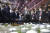 윤석열 대통령이 24일 대구 엑스코에서 열린 2022대구세계가스총회(WGC)에 참석, 한국가스공사 전시장에서 LNG-LH2 하이브리드 인수기지 모형을 살펴보고 있다. 대통령실 사진기자단