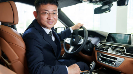 "벤츠 딜러도 소개" 영업 출신으로 '최초' 임원 된 BMW 판매왕
