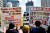 지난 23일 일본 도쿄 시내에서 이날 열린 미일 정상회담에 반대하는 시위대가 행진을 하고 있다. [로이터=연합뉴스]