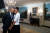 버락 오바마가 2017년 2월 14일 미국 대통령 재임 당시 발렌타인데이를 맞아 미쉘 오바바와 함께 찍은 사진을 트위터에 게재했다. [트위터 캡처]