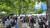 26일 서울 성북구 고려대학교 축제 현장에 설치된 흰 천막의 주점 부스 앞에서 학생들이 돗자리를 펴고 음식을 먹고 있다. 함민정 기자