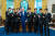 31일(현지시간) 미국 워싱턴DC 백악관에 아시아인 혐오 범죄에 대한 대응을 논의하기 위해 초청된 방탄소년단(BTS)이 조 바이든 미국 대통령과 기념 촬영하고 있다. [사진 하이브]