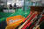 제8회 전국동시지방선거일인 1일 서울 중구 청구초등학교 야구부실내훈련장에 마련된 청구동제1투표소를 찾은 시민들이 투표를 하고 있다. 뉴스1 