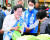 김동연 더불어민주당 경기지사 후보가 31일 경기도 오산시 오색시장에서 시민을 만나 지지를 호소하고 있다. [연합뉴스]