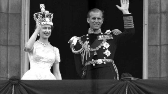 70년 전 그날처럼…'플래티넘 주빌리' 英여왕 성대한 팡파르