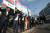 이준석 국민의힘 대표가 2일 오후 광주 동구 5·18민주광장에서 시민에게 6·1 지방선거 지지 감사인사를 하고 있다. 뉴스1