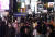 코로나19 사회적 거리두기가 해제된 4월 29일 오후 서울 강남역 인근 거리가 저녁을 즐기려는 시민들로 붐비고 있다. 연합뉴스