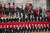 지난달 28일 윌리엄 왕세손이 '군기분열식' 리허설에서 행진 중인 영국군에게 거수 경례를 하고 있다. [AP=연합뉴스]