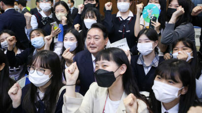 "청년 인재 인큐베이터 되어달라" 기업인 향한 尹의 당부