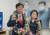 박범인 금산군수 당선인이 꽃다발을 목에 걸고 당선 인사말을 하고 있다. 연합뉴스