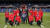 PSG 아카데미 월드컵에 출전한 우수 선수들이 PSG 홈구장 간판스타 킬리안 음바페의 재계약을 기념해 함께 포즈를 취했다. [사진 미라그로박스]